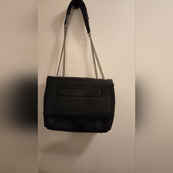 GUESS Women's  Handbag Purse Ryann Black Shoulder Bag with  Chain Handle - Picture 5 of 16